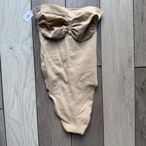 SKIMS STRAPLESS THONG BODYSUIT